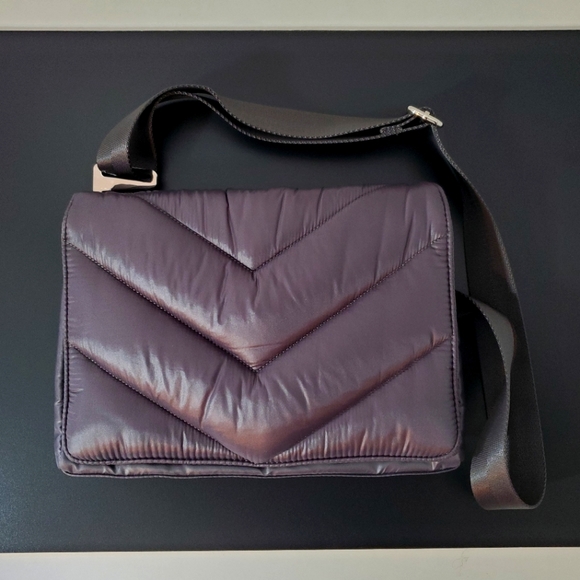 Athleta Handbags - Athleta x Caraa Puffer Crossbody Bag - Grey